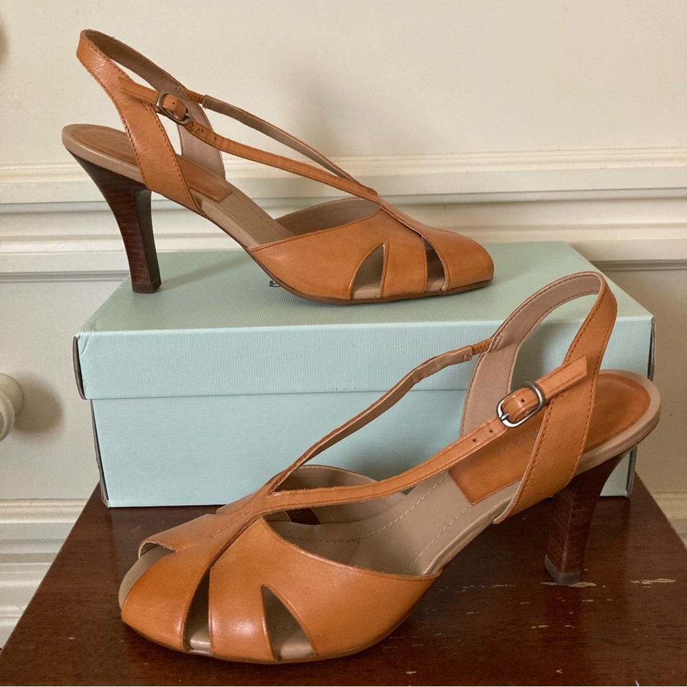 Naturalizer Tan Leather Slingback Heels